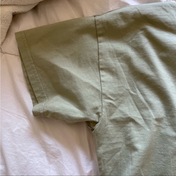 TN a laid-back cropped T-shirt - Picture 3 of 3